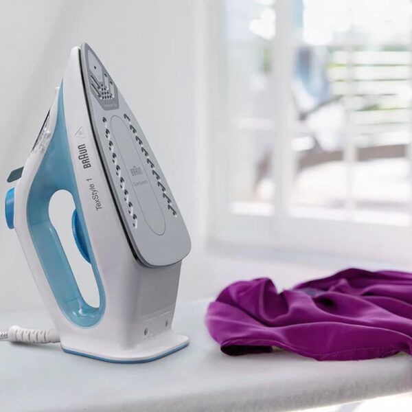 Braun Steam Iron SI1050 - 2000W Power for Effortless Wrinkle Removal - Image 2