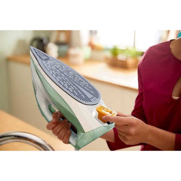 Philips 7000 Series HV Steam Iron - 2600W - DST7012/76 - Image 4
