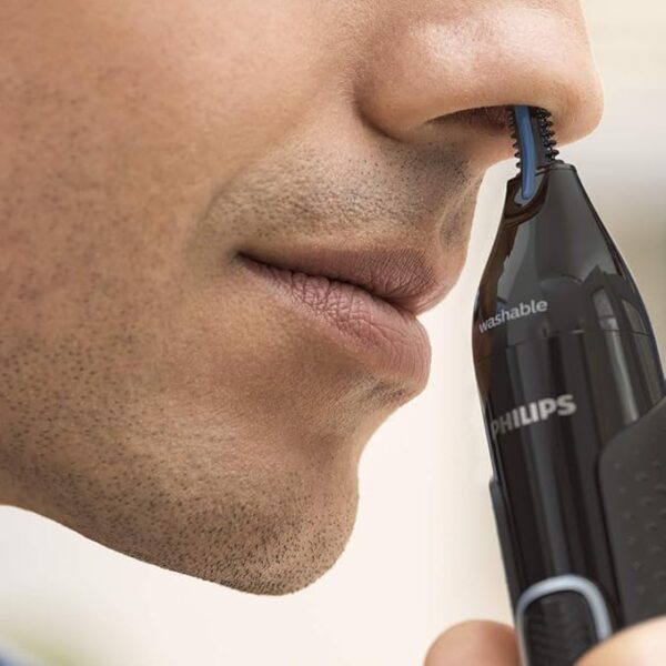 Philips Series NT5650/16 5000 Battery-Operated Nose, Ear and Eyebrow Trimmer, Black (Pack of 1) - Image 2