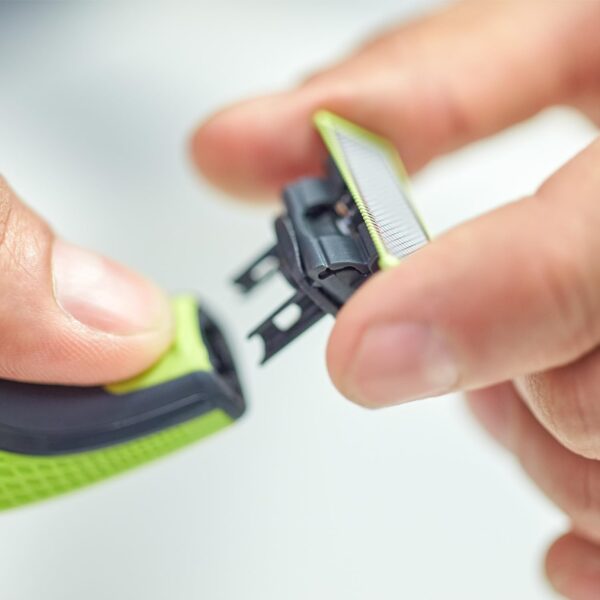 Philips OneBlade Face QP2724/10 – All-in-One Trimmer, Shaver, and Edger, for Face and Body, - Image 3