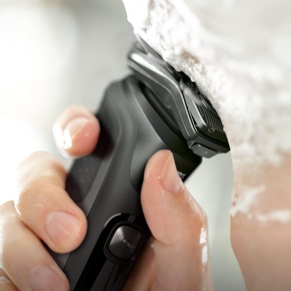 PHILIPS Shaver Series 5000 with Advanced SkinIQ, Wet & Dry Men's Electric Shaver with Integrated Pop-up Trimmer, 60 mins Run Time - S5588/30, Deep Black, [comes with UK Plug] - Image 4